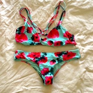 Billabong bikini set size small